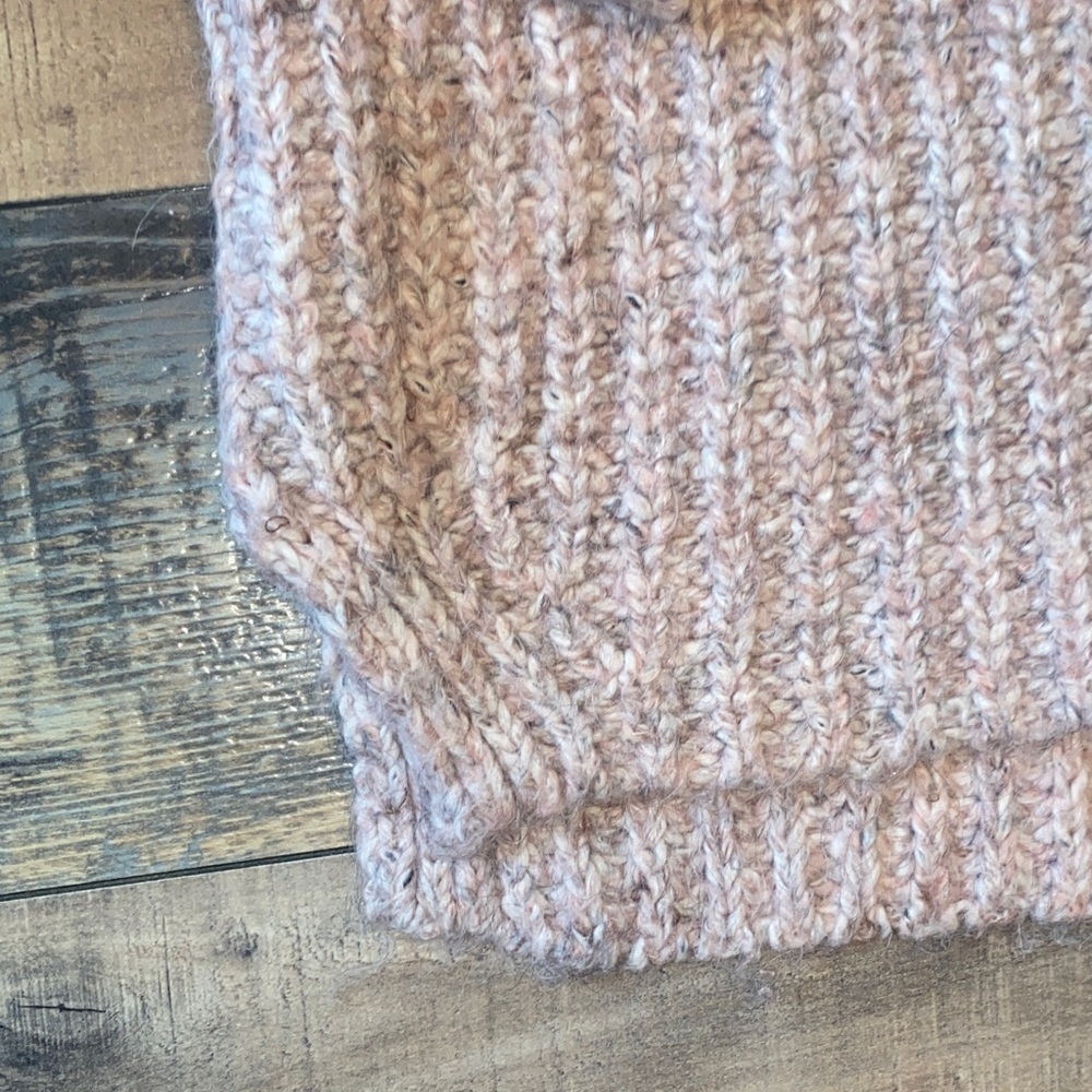 Abercrombie & Fitch Blush Ribbed Turtleneck Sweater - Picture 4 of 6